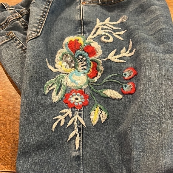 1946 Denim Embroidered Jeans - Picture 5 of 6